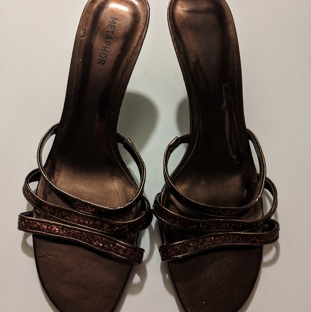 Metaphor heels